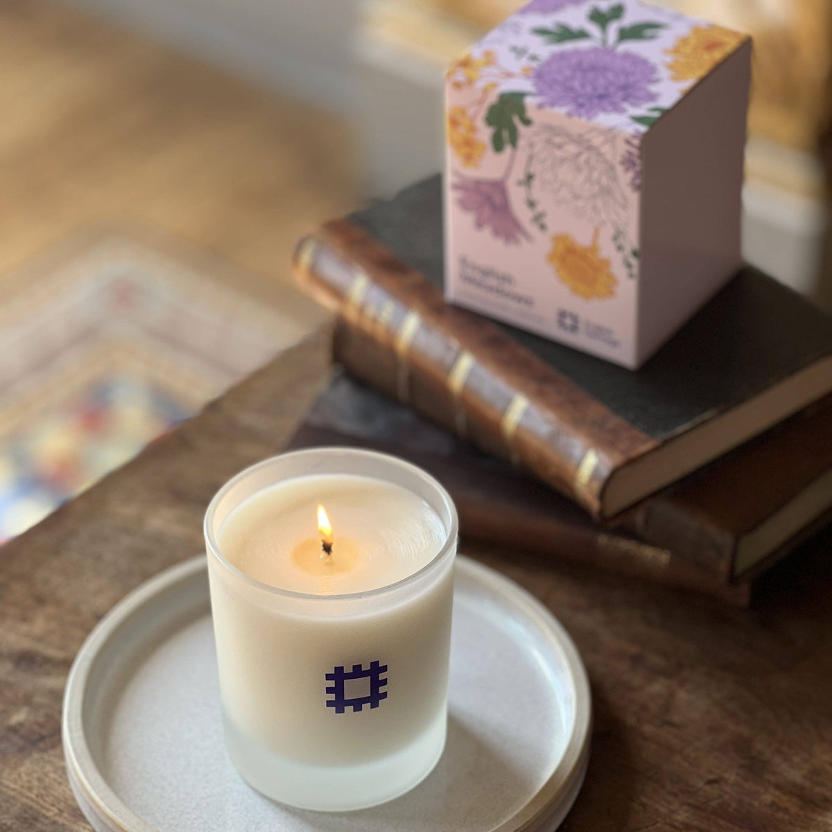 Home County Co. English Heritage English Meadows Soy Candle 210g